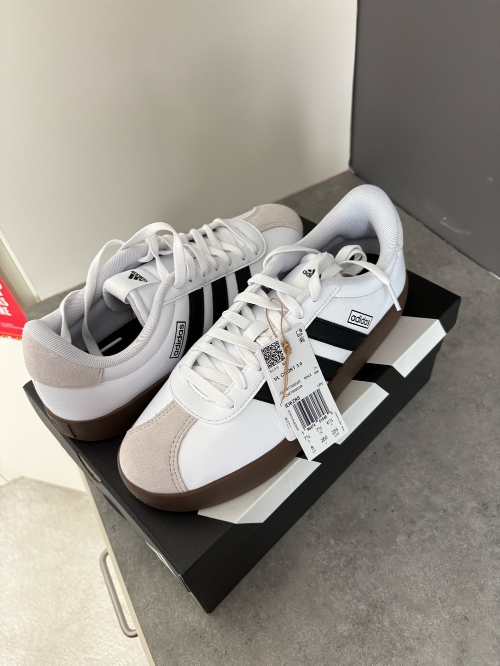 VL COURT 3.0 SHOES brand new with tags! 
Size 8 Men / 9 women